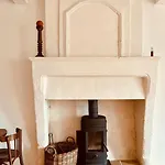 Entre Vignes Et Foret Avec Vue Sur La Vallee Appartement *