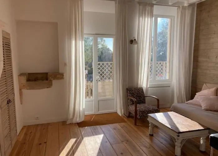 Entre Vignes Et Foret Avec Vue Sur La Vallee Apartment *