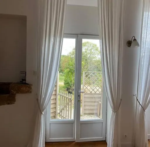 Apartment Entre Vignes Et Foret Avec Vue Sur La Vallee Cursan