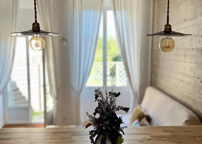 Entre Vignes Et Foret Avec Vue Sur La Vallee Apartment *